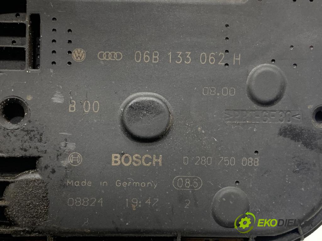 AUDI A4 B6 sedan 2001 96 kW 2.0 1984 škrtíci klapka 06B133062H (Škrticí klapka)