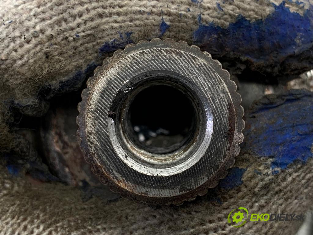 AUDI A4 B6 sedan 2001 96 kW 2.0 1984 Poloos pravy predný