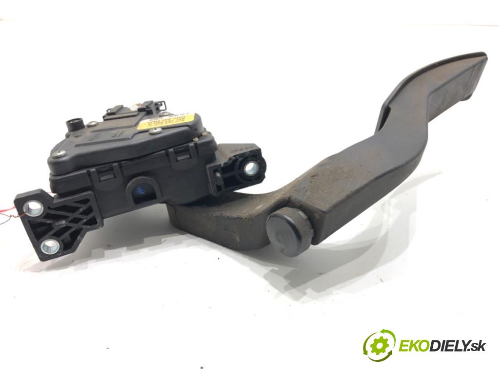 AUDI A4 B6 sedan 2001 96 kW 2.0 1984 Potenciometer plynu 8EI723523A (Potenciometer plynového pedálu)