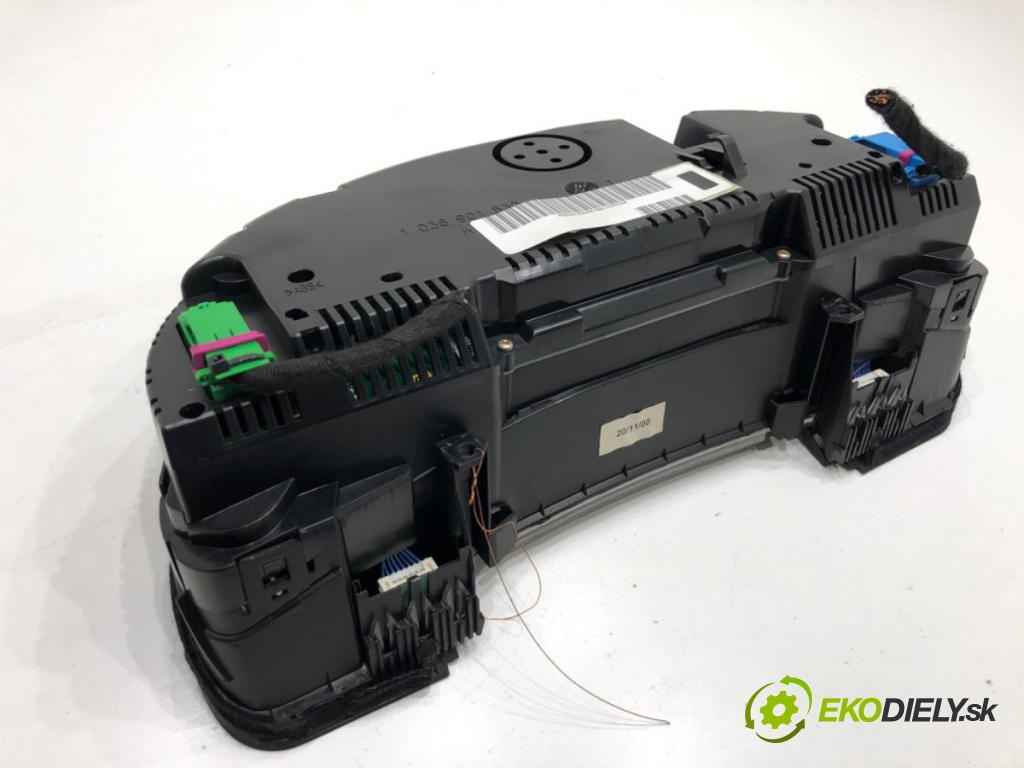 AUDI A4 B6 sedan 2001 96 kW 2.0 1984 Prístrojovka 8E0920900F (Prístrojová doska)