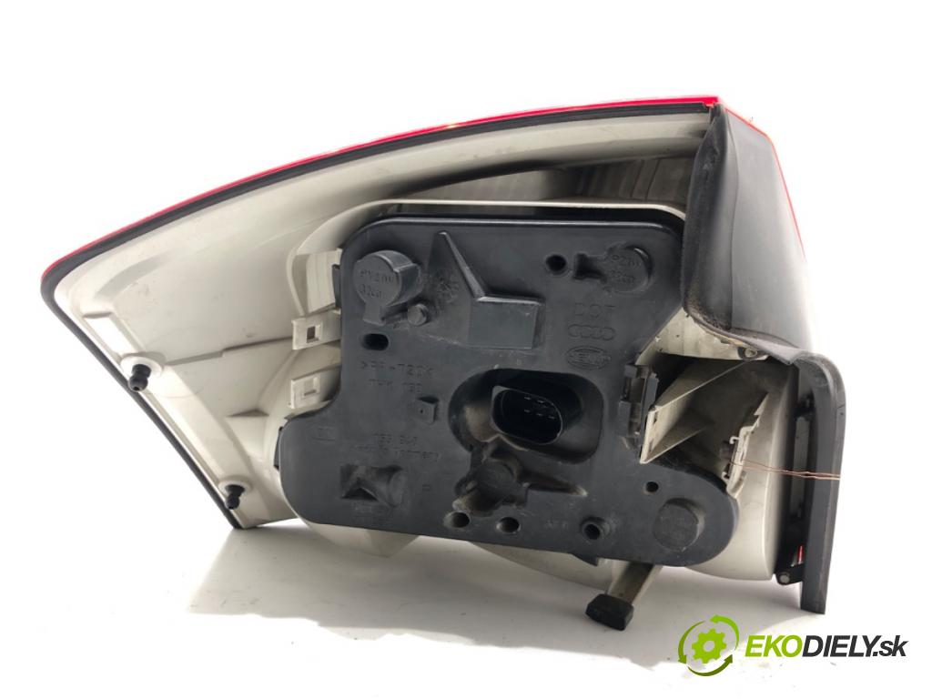 AUDI A4 B6 sedan 2001 96 kW 2.0 1984 Svetlo pravy zad 8E0945096