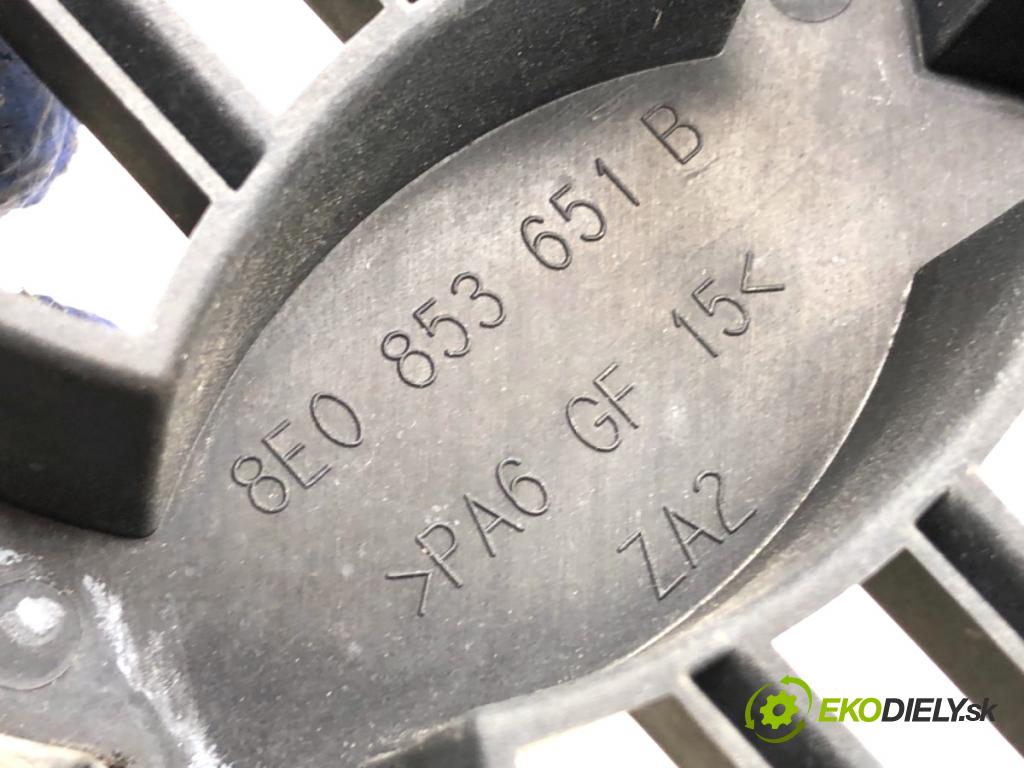 AUDI A4 B6 sedan 2001 96 kW 2.0 1984 mřížka maska 8E0853651B (Přední mřížka (maska chladiče))