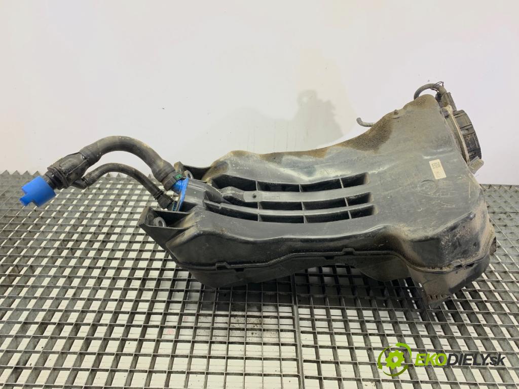 AUDI Q8 SUV 2018 210 kW 50 TDI Mild Hybrid quattro 2967 Nádržka SCR: 4M0131878CF