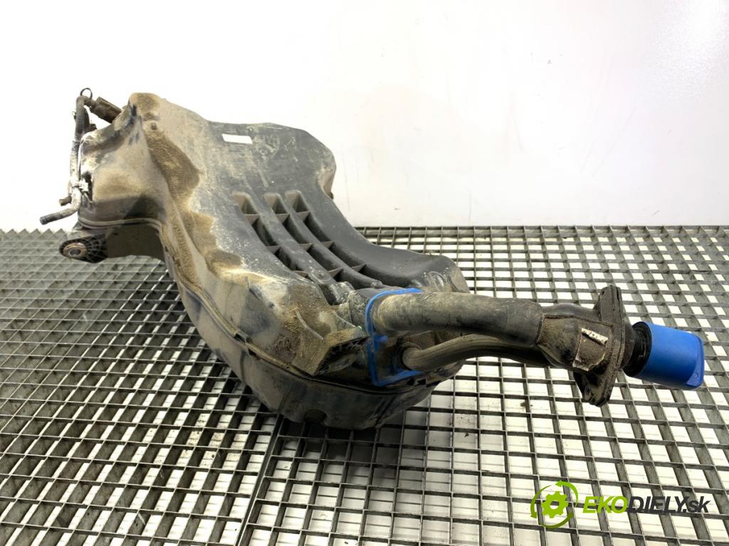 AUDI Q8 SUV 2018 210 kW 50 TDI Mild Hybrid quattro 2967 Nádržka SCR: 4M0131878CF