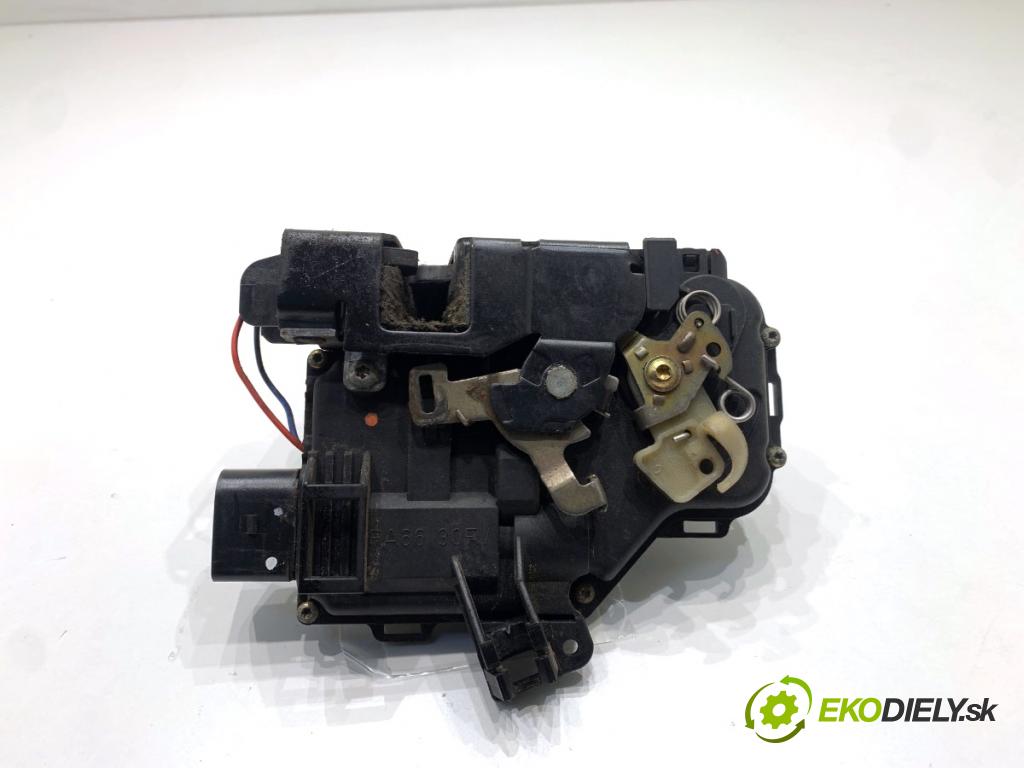 AUDI A4 B6 Kombi 2001 96 kW 1.9 TDI 1896 zámok Dvere ľavy predný 4B1837015B