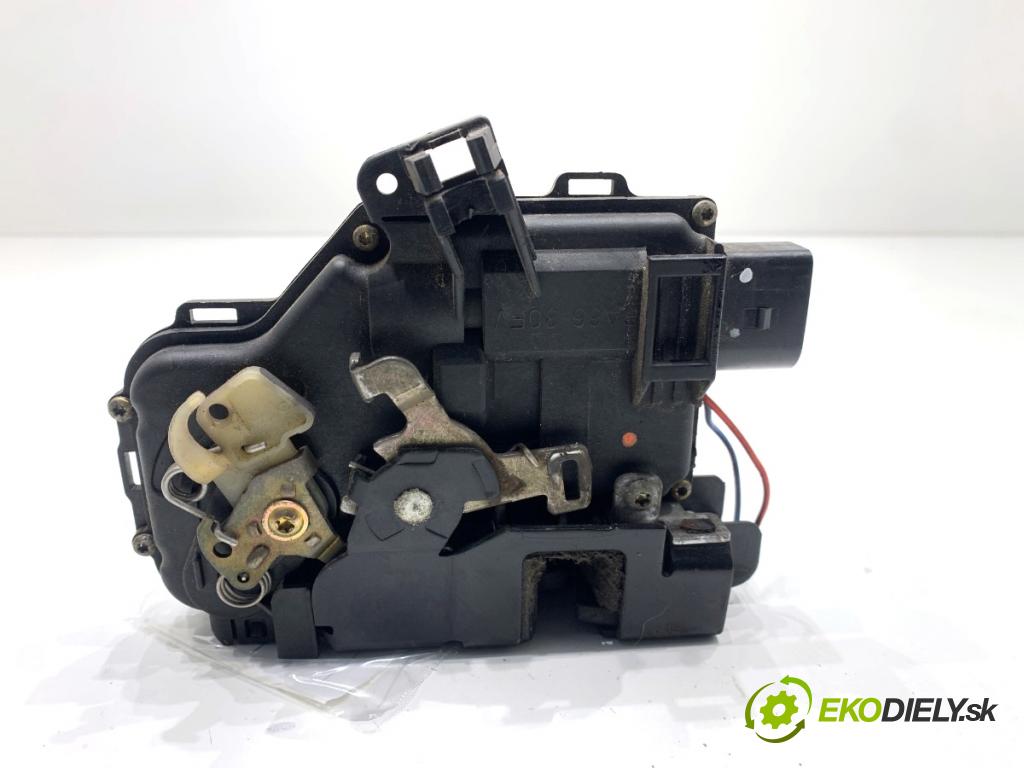 AUDI A4 B6 Kombi 2001 96 kW 1.9 TDI 1896 zámok Dvere ľavy predný 4B1837015B