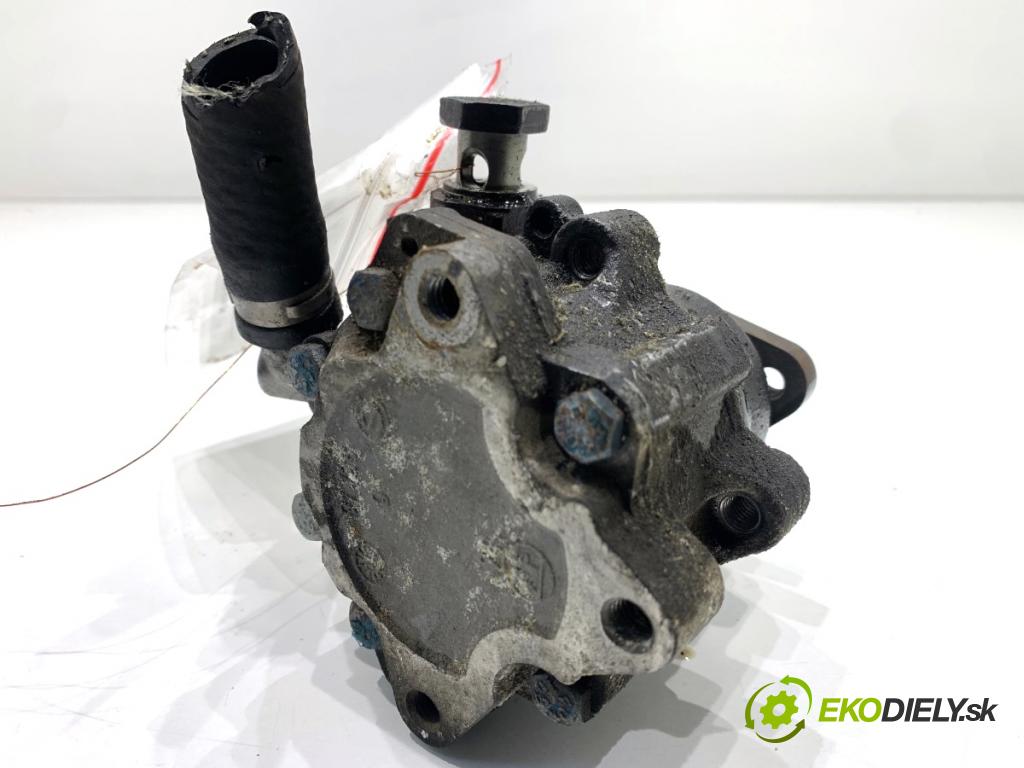 AUDI A4 B6 Kombi 2001 96 kW 1.9 TDI 1896 pumpa servočerpadlo 8D0145156T (Servočerpadlo)