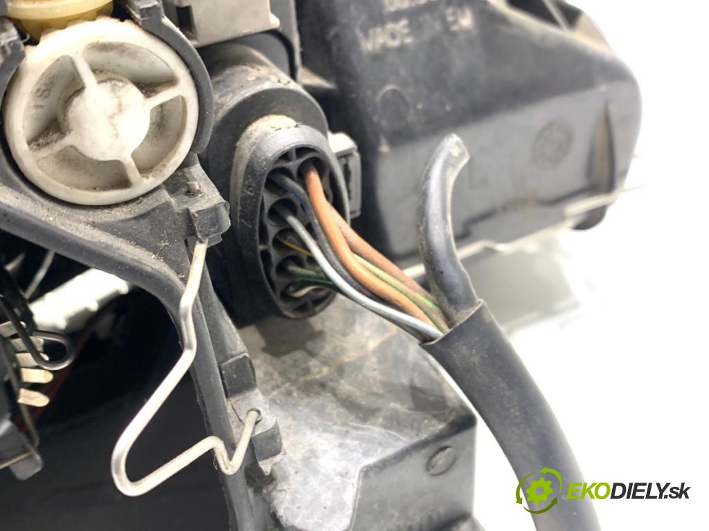 AUDI A4 B6 Kombi 2001 96 kW 1.9 TDI 1896 Svetlomet ľavy predný XENON 8E0941003C