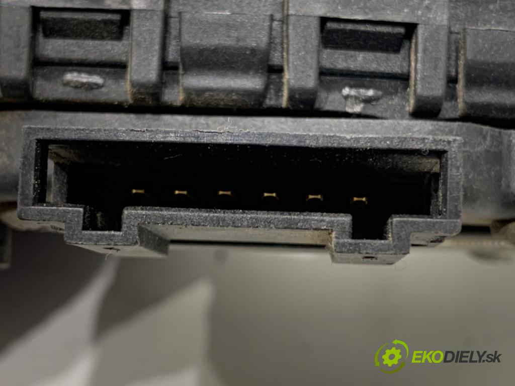 AUDI A4 B6 Kombi 2001 96 kW 1.9 TDI 1896 Potenciometer plynu 8EI721523 (Potenciometer plynového pedálu)