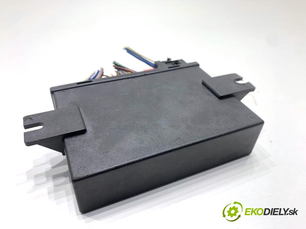 AUDI A4 B6 Kombi 2001 96 kW 1.9 TDI 1896 Modul ťažného oka UN-13 (Riadiaca jednotka ostatné)