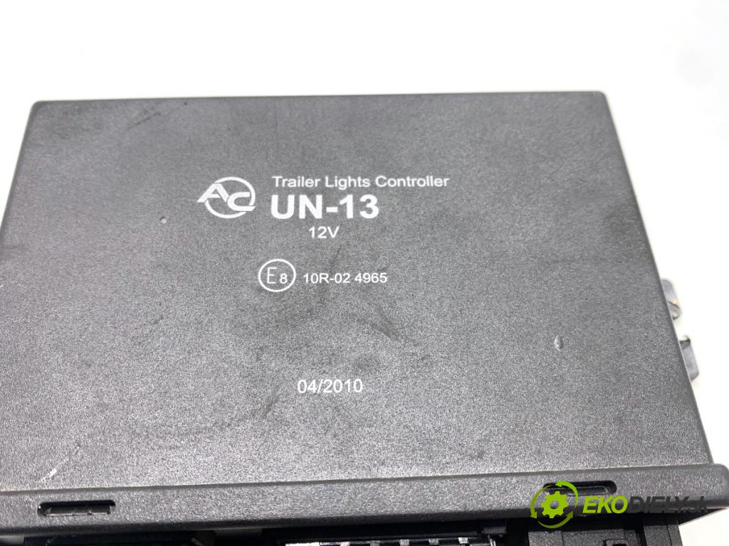 AUDI A4 B6 Kombi 2001 96 kW 1.9 TDI 1896 Modul ťažného oka UN-13 (Riadiaca jednotka ostatné)