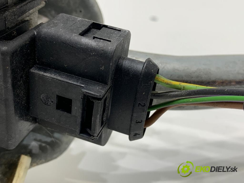 AUDI A4 B6 Kombi 2001 96 kW 1.9 TDI 1896 mechanismus stěračů přední část 8E1955119 (Motorek stěračů přední)