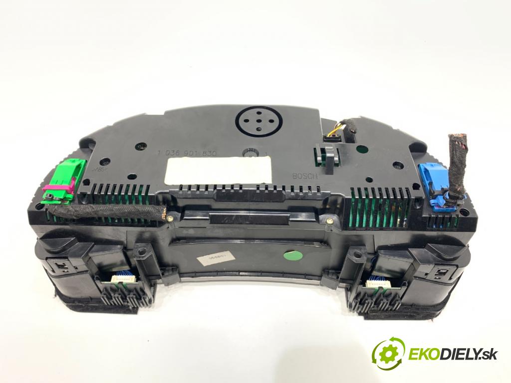 AUDI A4 B6 Kombi 2001 96 kW 1.9 TDI 1896 Prístrojovka 8E0920900G (Prístrojová doska)