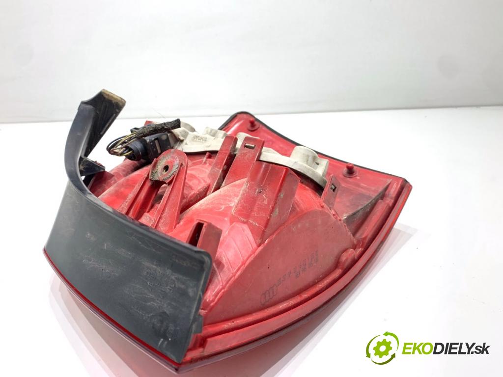 AUDI A4 B6 Kombi 2001 96 kW 1.9 TDI 1896 Svetlo ľavy zad 8E9945095