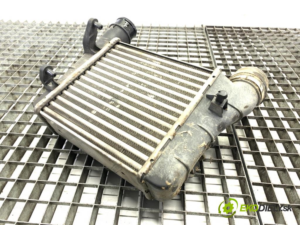 AUDI A4 B6 Kombi 2001 96 kW 1.9 TDI 1896 intercooler 8E0145805F (Intercooler (chladič stlačeného vzduchu))
