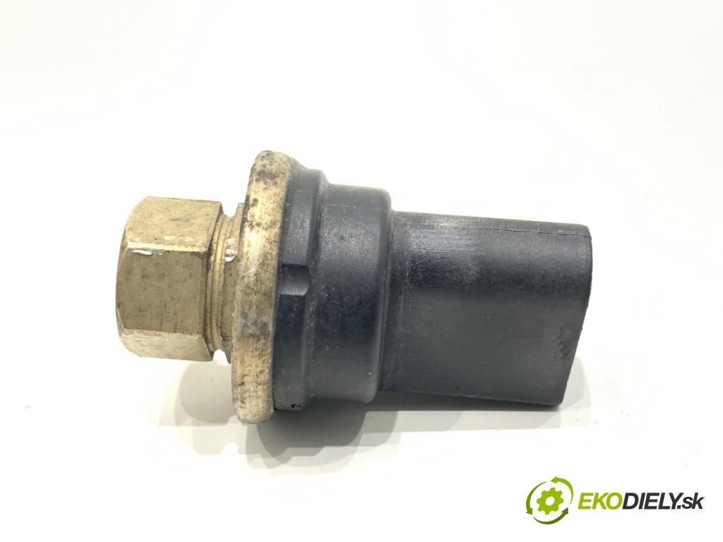 AUDI A4 B6 Kombi 2001 96 kW 1.9 TDI 1896 Snímač klimatizácie 8E0959126 (Snímač klimatizácie)