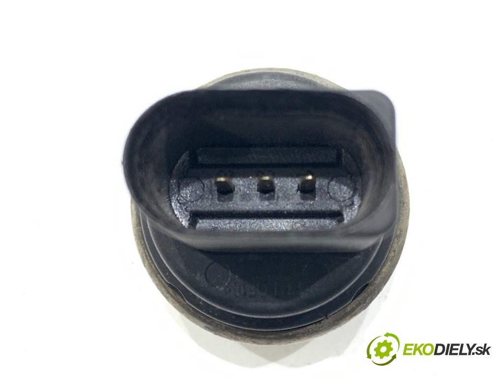 AUDI A4 B6 Kombi 2001 96 kW 1.9 TDI 1896 Snímač klimatizácie 8E0959126 (Snímač klimatizácie)