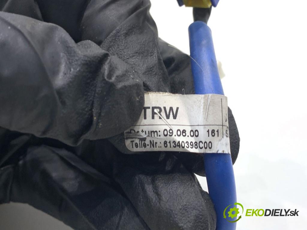 AUDI A4 B6 Kombi 2001 96 kW 1.9 TDI 1896 Káblovačka silentbloku airbag 8E0971589C