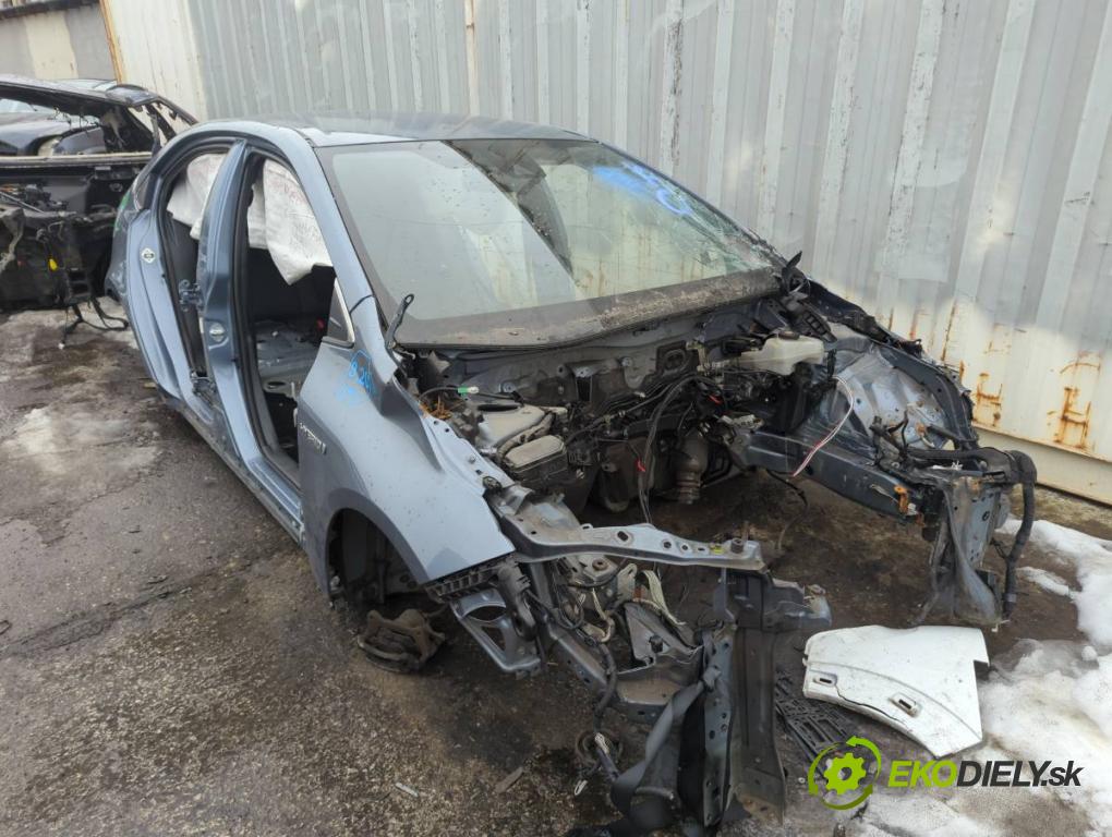TOYOTA COROLLA E21 sedan 2019 72 kW 1.8 VVTi Hybrid (ZWE211, MZEA12) 1798 karoséria ČTVRŤÁK: Blatník prah strecha PODŁUŻNICA 
