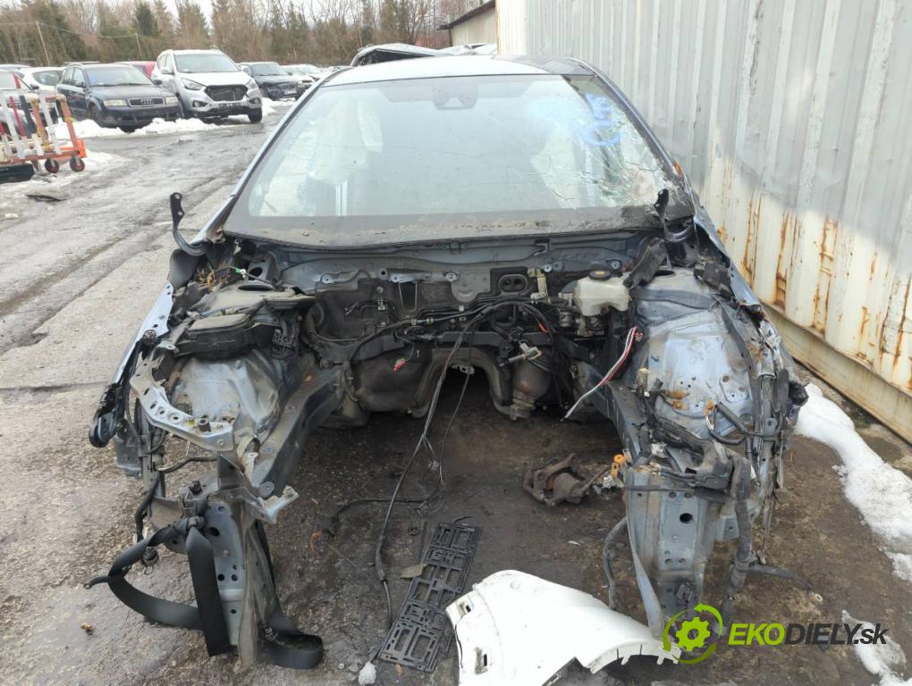 TOYOTA COROLLA E21 sedan 2019 72 kW 1.8 VVTi Hybrid (ZWE211, MZEA12) 1798 karoséria ČTVRŤÁK: Blatník prah strecha PODŁUŻNICA