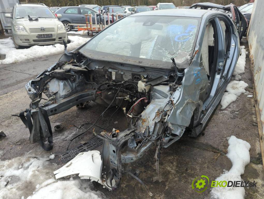 TOYOTA COROLLA E21 sedan 2019 72 kW 1.8 VVTi Hybrid (ZWE211, MZEA12) 1798 karoséria ČTVRŤÁK: Blatník prah strecha PODŁUŻNICA