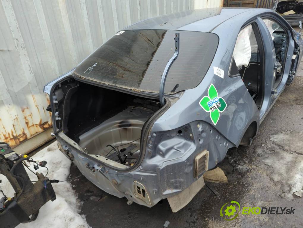 TOYOTA COROLLA E21 sedan 2019 72 kW 1.8 VVTi Hybrid (ZWE211, MZEA12) 1798 karoséria ČTVRŤÁK: Blatník prah strecha PODŁUŻNICA