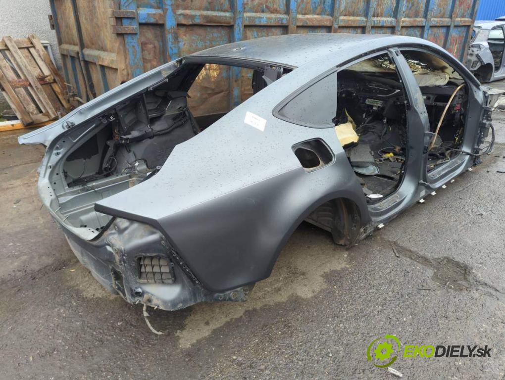 AUDI A7 4G liftback 2015 412 kW RS7 quattro 3993 karoséria ČTVRŤÁK: Blatník prah strecha PODŁUŻNICA