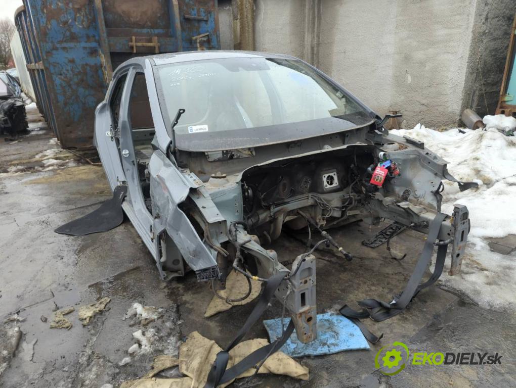 HYUNDAI i20 II liftback 2015 74 kW 1.4 1368 karoséria ČTVRŤÁK: Blatník prah strecha PODŁUŻNICA 