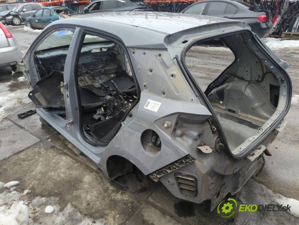 HYUNDAI i20 II liftback 2015 74 kW 1.4 1368 karoséria ČTVRŤÁK: Blatník prah strecha PODŁUŻNICA