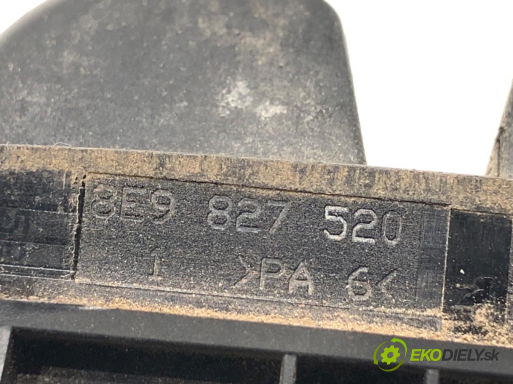 AUDI A4 B6 Kombi 2002 75 kW 1.6 1595 zámok dveří zadní část 8E9827520