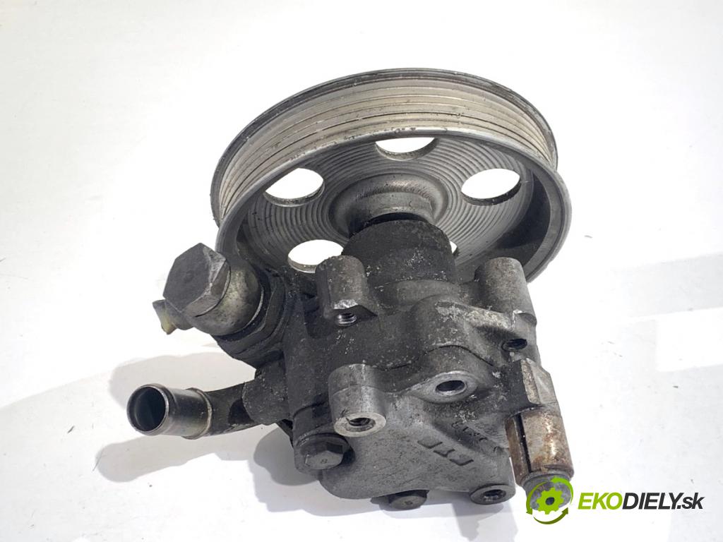 AUDI A4 B6 Kombi 2002 75 kW 1.6 1595 pumpa servočerpadlo 8E0145153ES (Servočerpadlo)