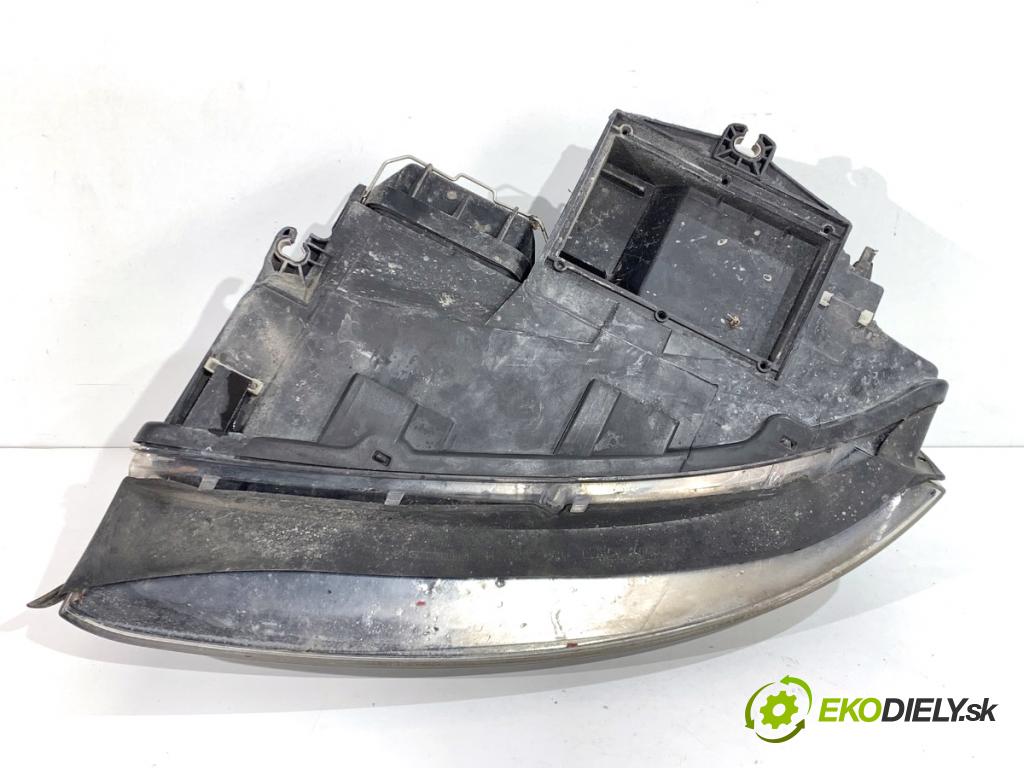 AUDI A4 B6 Kombi 2002 75 kW 1.6 1595 Svetlomet pravy predný 8E0941004F