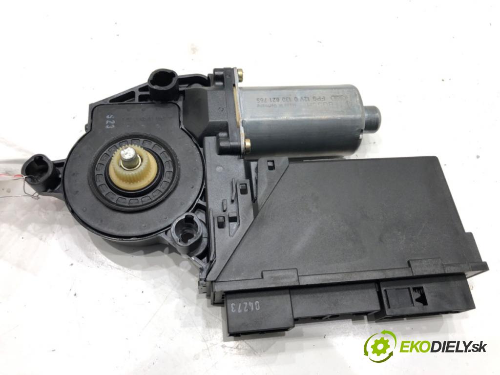 AUDI A4 B6 Kombi 2002 75 kW 1.6 1595 motor sťahovaní okna levý přední část 8E1959801B