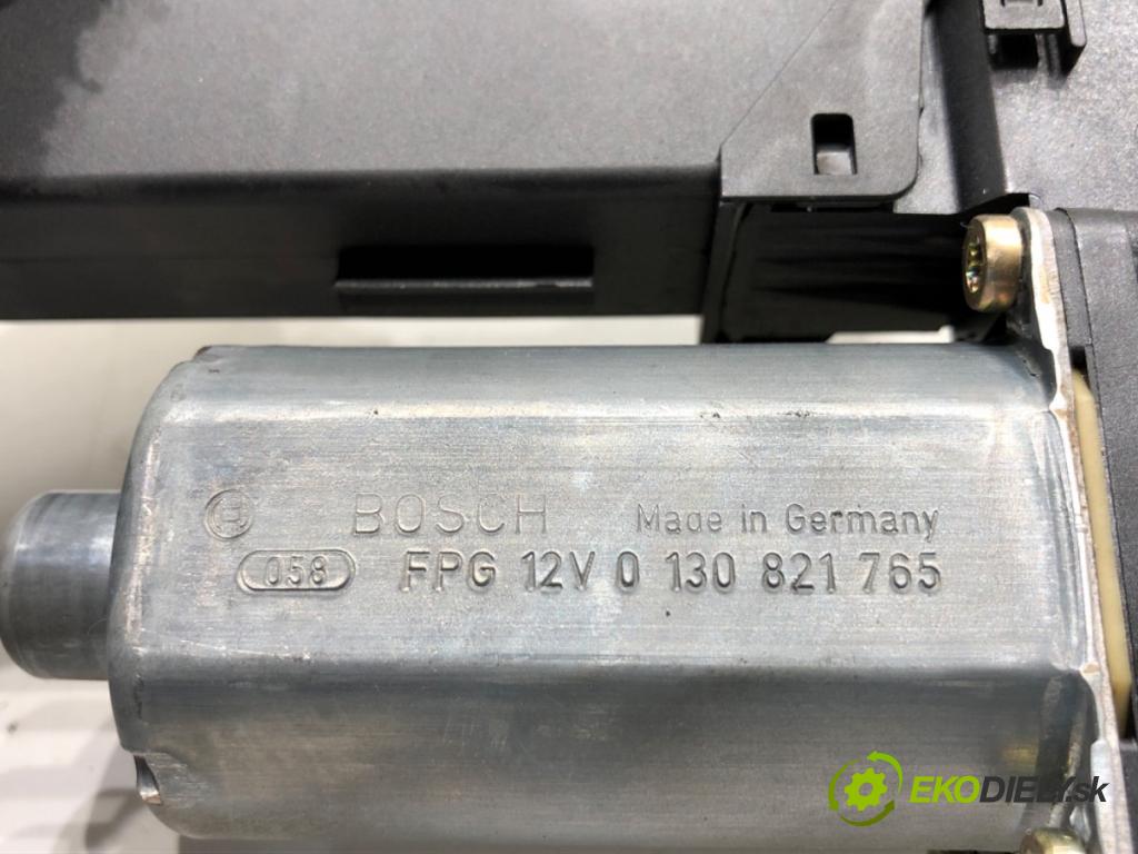 AUDI A4 B6 Kombi 2002 75 kW 1.6 1595 motor sťahovaní okna levý přední část 8E1959801B