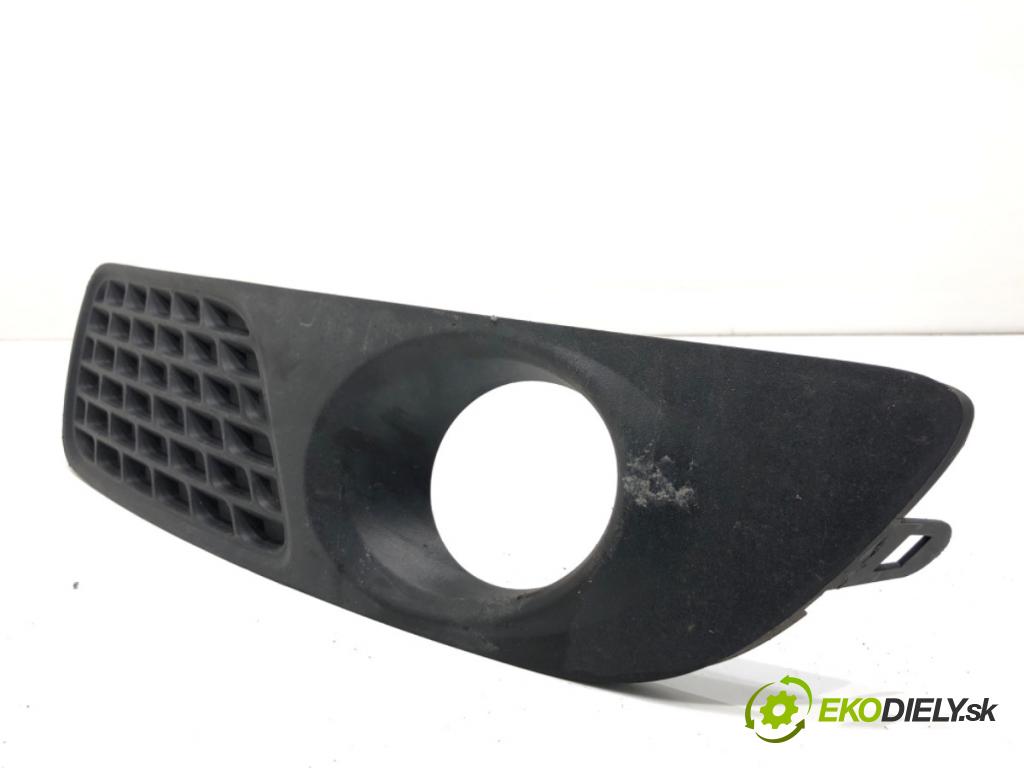 VOLVO V70 III Kombi 2008 147 kW 2.5 T 2521 Mriežky nárazníka pravy predný 30678640