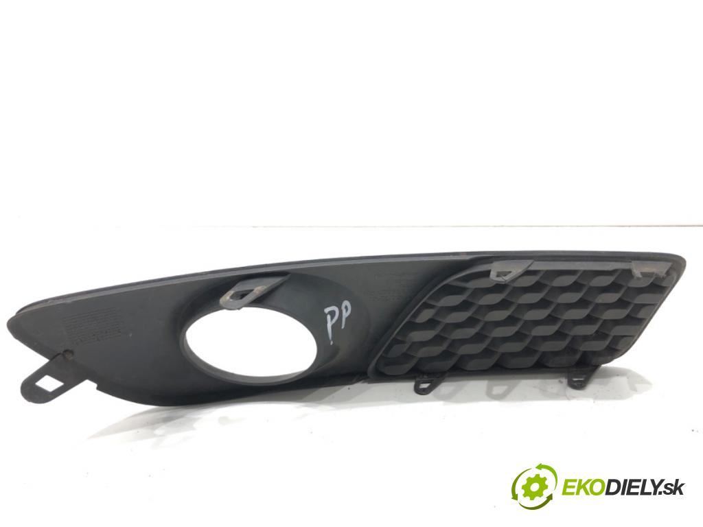 VOLVO V70 III Kombi 2008 147 kW 2.5 T 2521 Mriežky nárazníka pravy predný 30678640