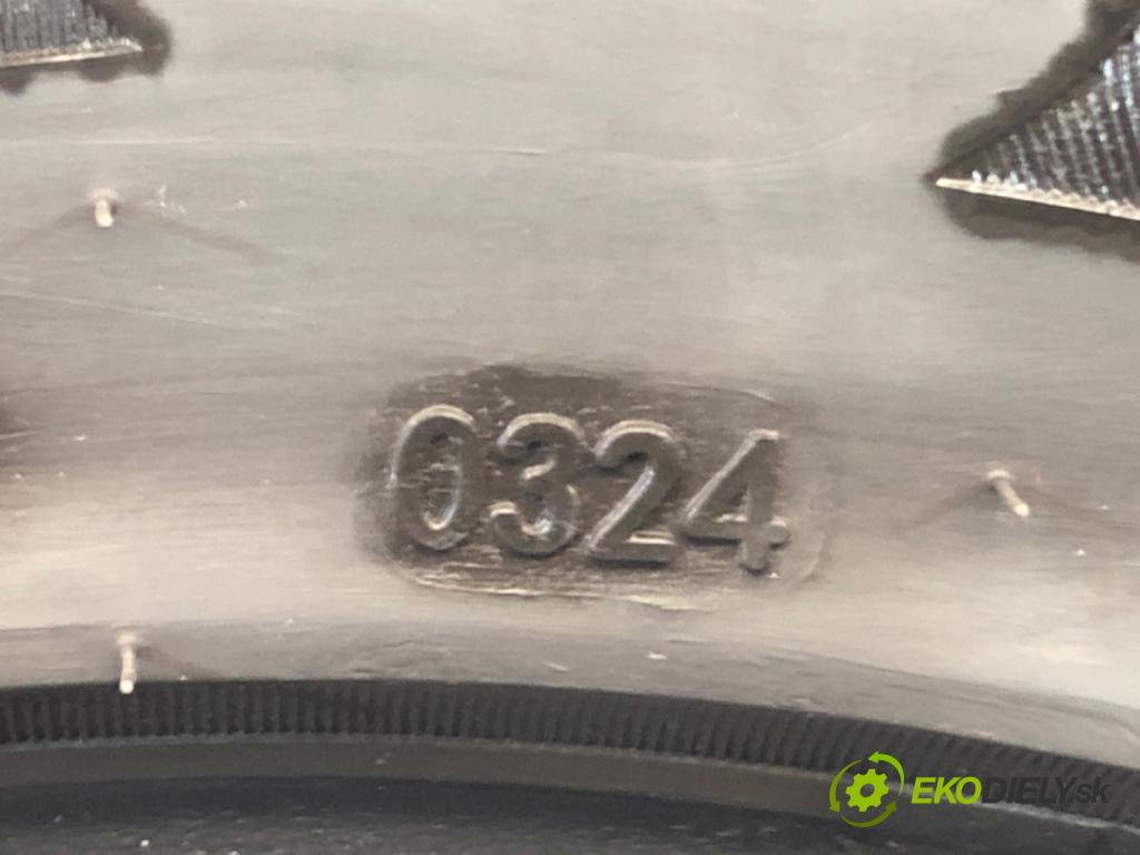 --- ---      PNEUMATIKY: PARA: VÍCENÁ SEZÓNA: 155/70 13"