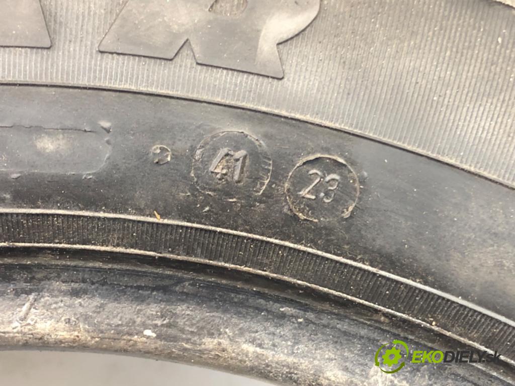 --- ---      PNEUMATIKA: zima 2X 205/55 16"