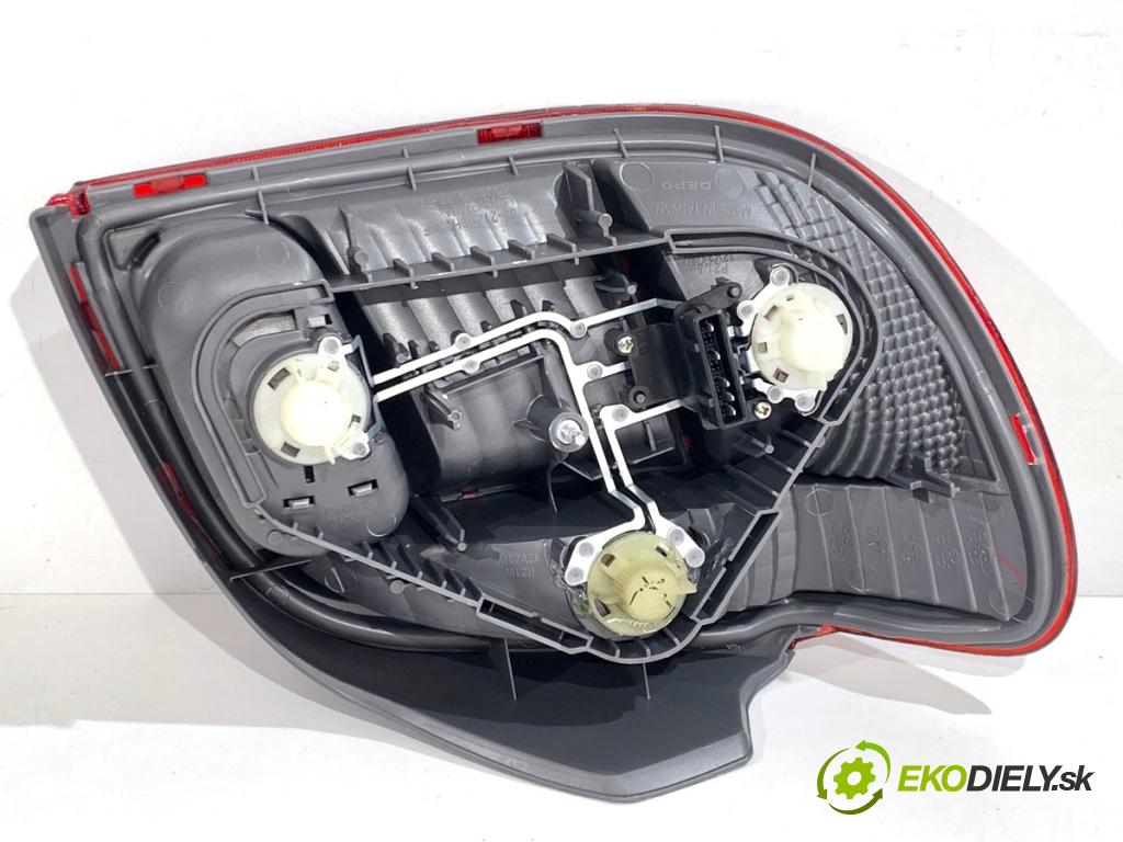 TOYOTA YARIS I liftback 2003 48 kW 1.0 (SCP10_) 998 světlo pravý zadní část