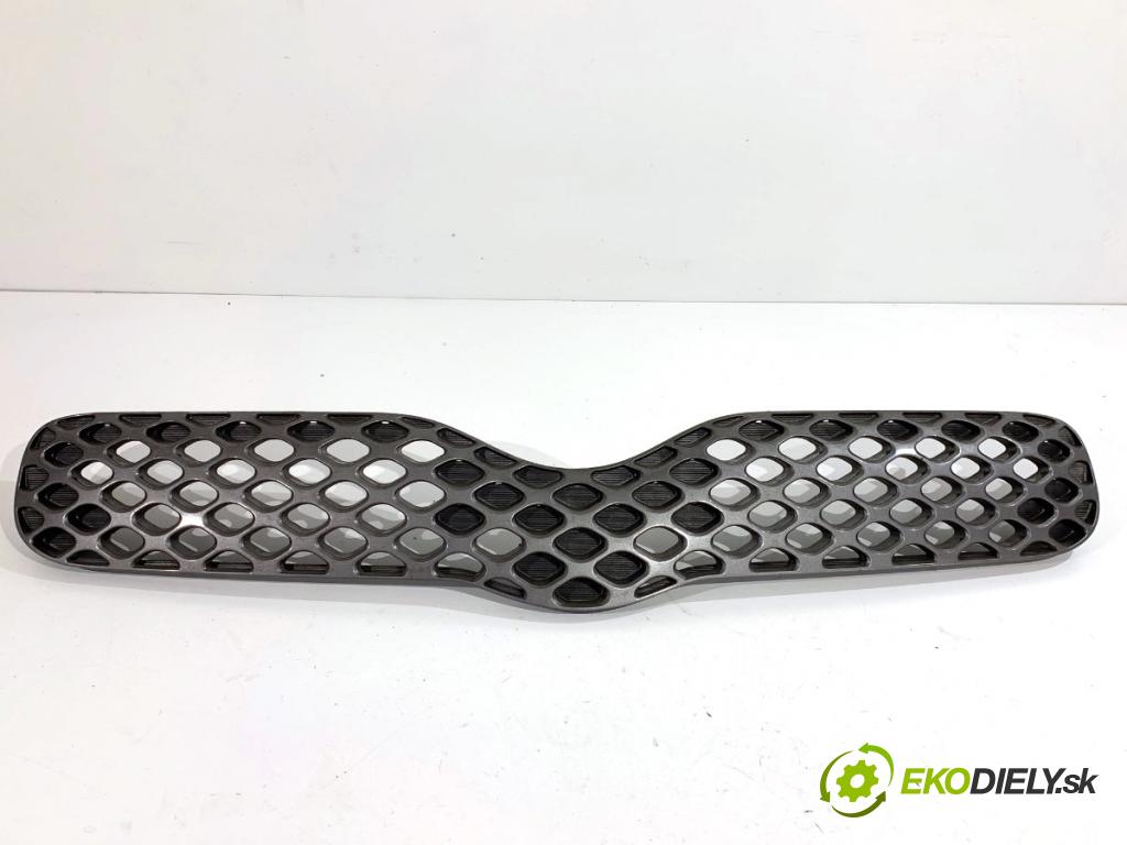 TOYOTA YARIS I liftback 2003 48 kW 1.0 (SCP10_) 998 mřížka maska 53101-0D090 (Přední mřížka (maska chladiče))