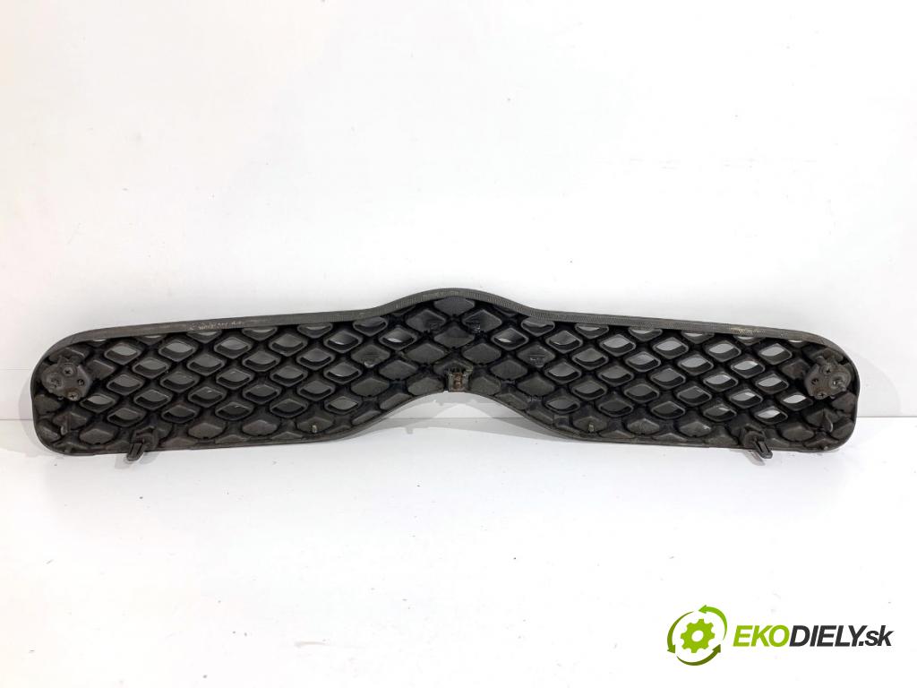 TOYOTA YARIS I liftback 2003 48 kW 1.0 (SCP10_) 998 mřížka maska 53101-0D090 (Přední mřížka (maska chladiče))