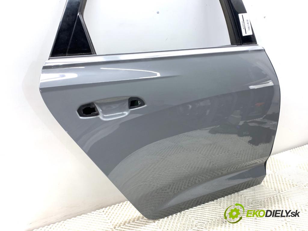 AUDI A6 C8 Kombi 2022 441 kW RS6 Mild Hybrid quattro 3996 Dvere pravy zad LY7C