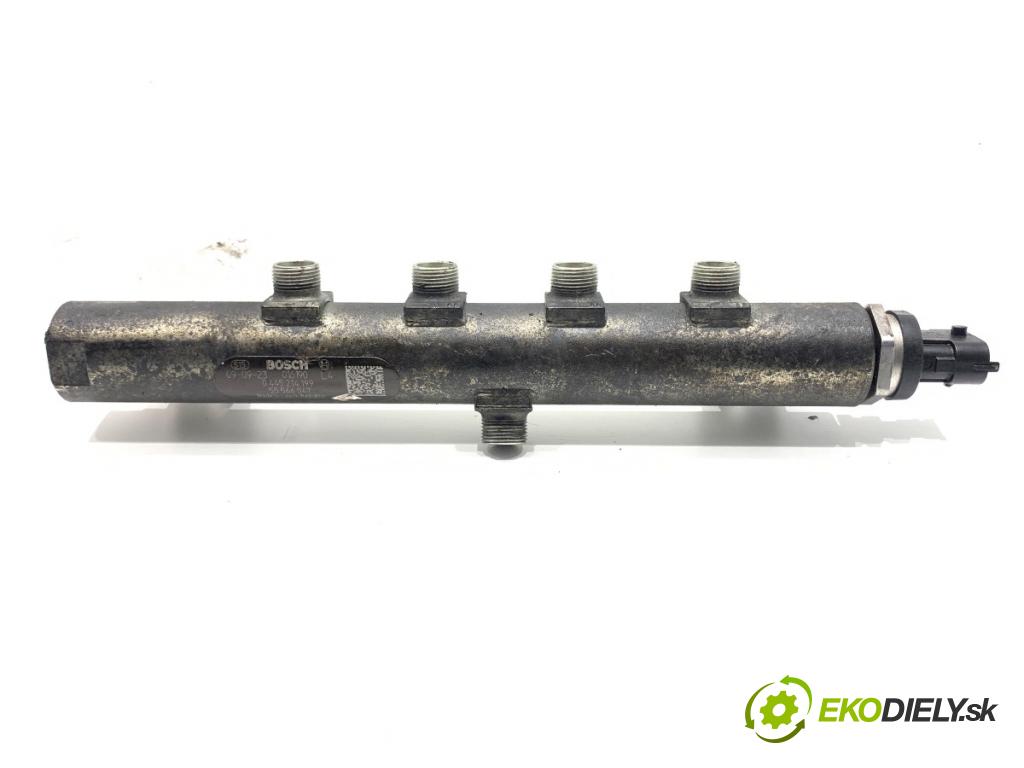 OPEL INSIGNIA A liftback 2009 118 kW 2.0 CDTI (68) 1956 Lišta vstrekovacia 55566047 (Vstrekovacia lišta)