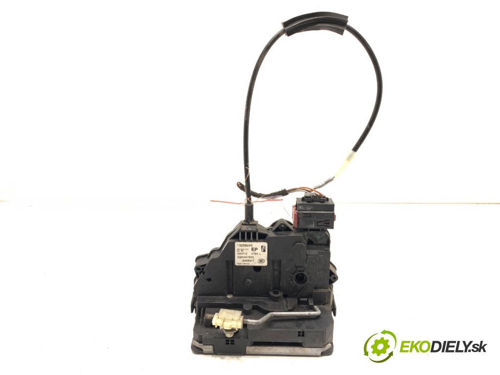 OPEL CORSA D liftback 2013 63 kW 1.2 (L08, L68) 1229 zámok Dvere ľavy zad 13258265