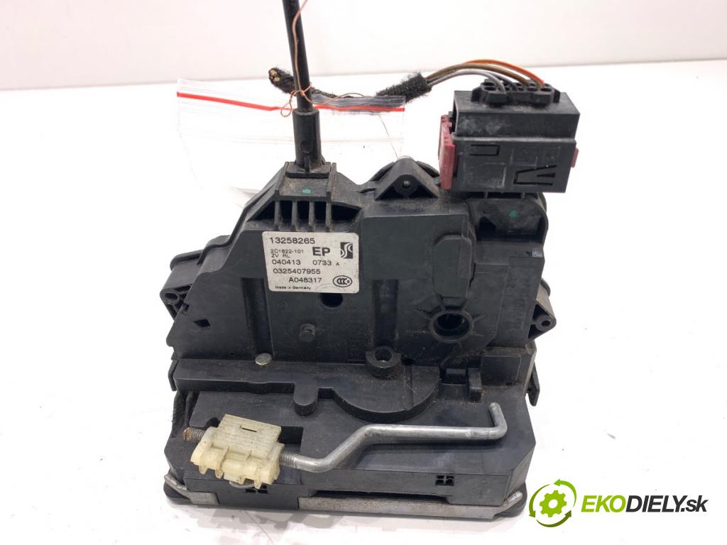 OPEL CORSA D liftback 2013 63 kW 1.2 (L08, L68) 1229 zámok Dvere ľavy zad 13258265