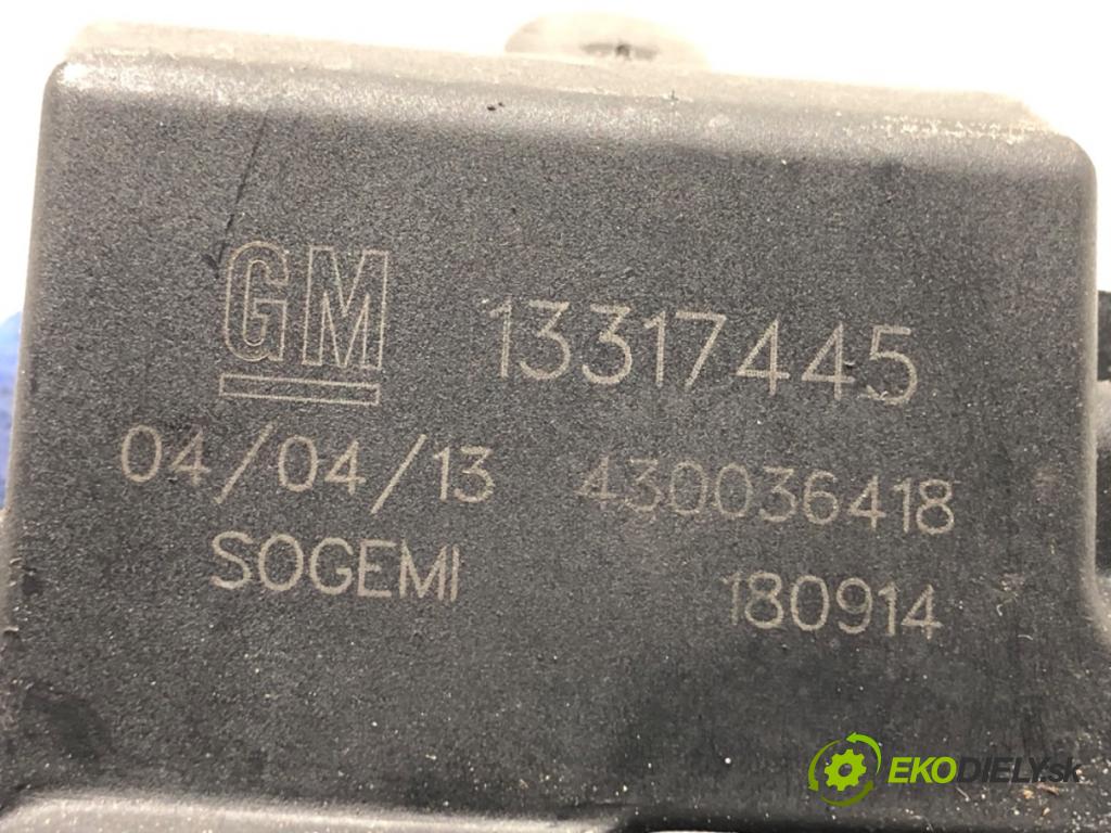 OPEL CORSA D liftback 2013 63 kW 1.2 (L08, L68) 1229 zámok dveří zadní část 13317445