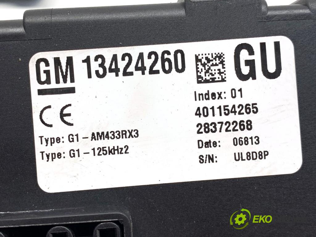 OPEL CORSA D liftback 2013 63 kW 1.2 (L08, L68) 1229 modul BSI 13424260 (Pojistková skříňka)