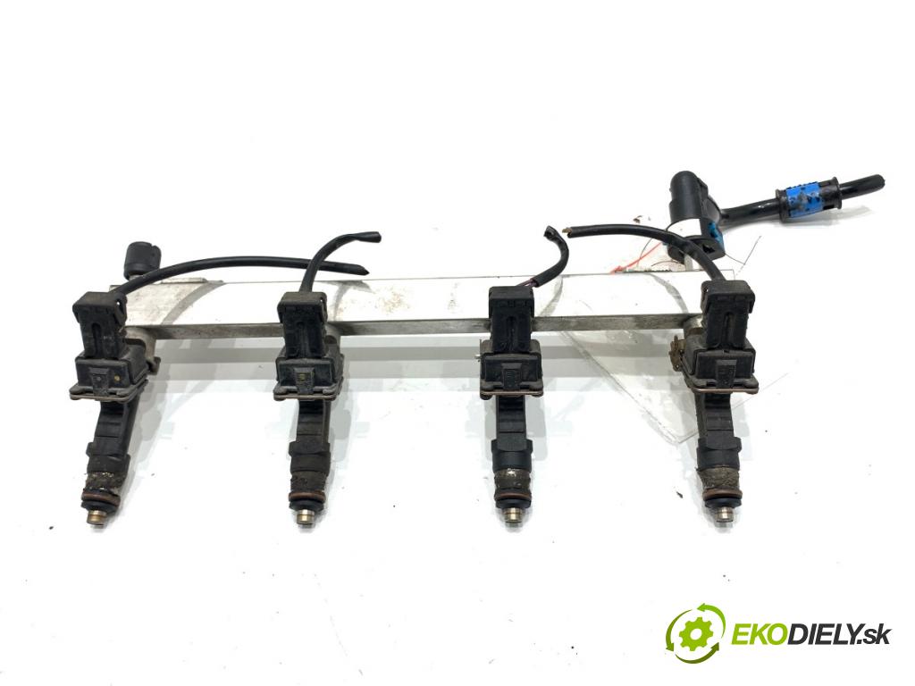 OPEL CORSA D liftback 2013 63 kW 1.2 (L08, L68) 1229 Lišta vstrekovacia 55562258 (Vstrekovacia lišta)