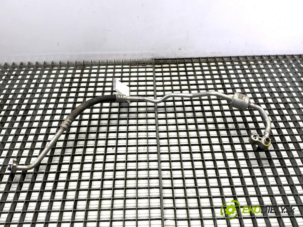 OPEL CORSA D liftback 2013 63 kW 1.2 (L08, L68) 1229 rúrka klimatizace  (Trubka klimatizace)