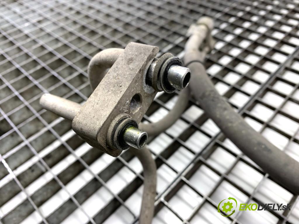 OPEL CORSA D liftback 2013 63 kW 1.2 (L08, L68) 1229 rúrka klimatizace  (Trubka klimatizace)